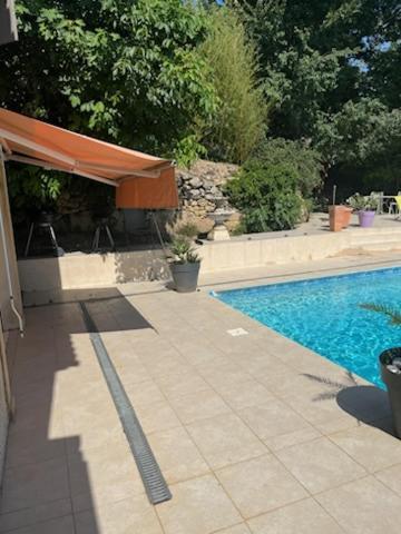 L'Appartement Du Micocoulier Salon-de-Provence Esterno foto